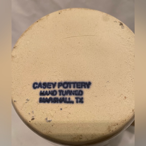 Casey Pottery Stoneware Pitcher w Cobalt Blue Heart Wreath Hand painted Signed - Picture 4 of 4